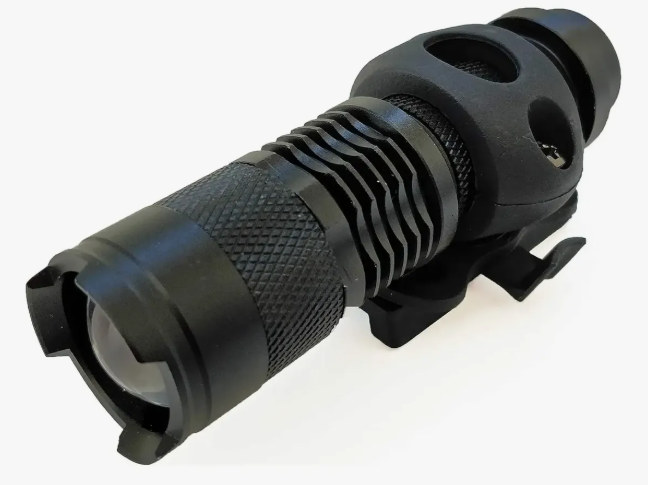 Linterna Táctica + Base Casco Militar Con Riel Luz Led Zoom
