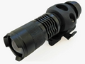 Linterna Táctica + Base Casco Militar Con Riel Luz Led Zoom